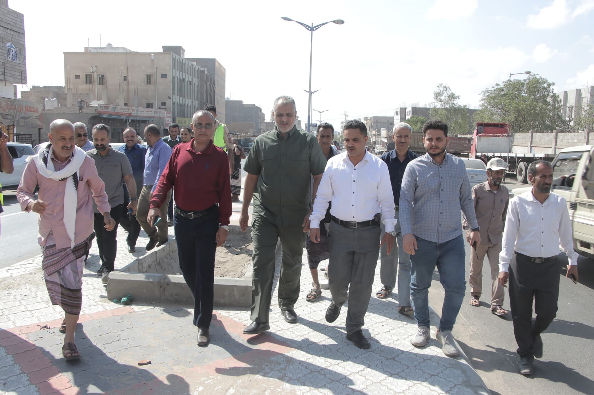 المهندس معين الماس يطلع في زيارة تفقدية على الأعمال في مشروع الشارع الرئيسي والخلفي لمدينة الحبيلين في لحج